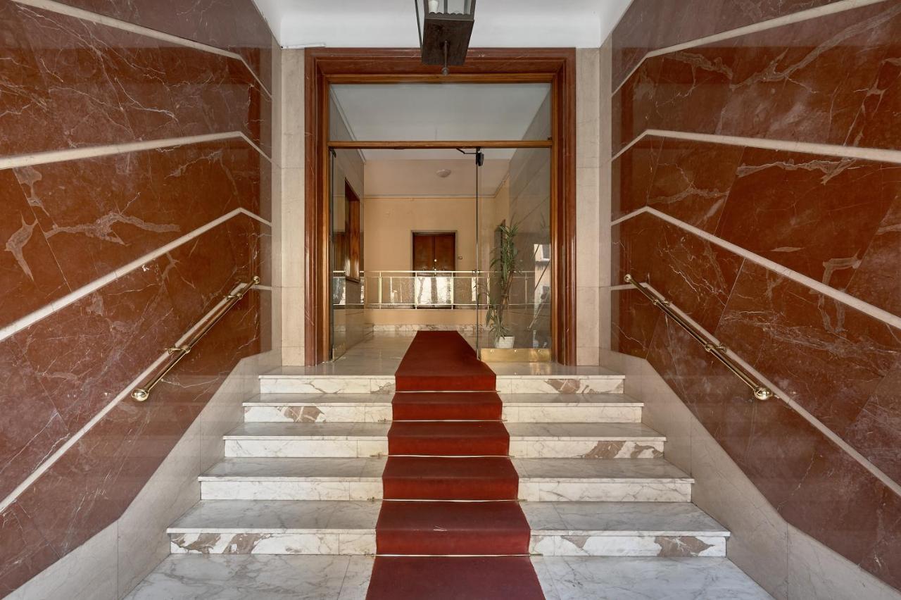 Interno 9 A San Pietro Rom